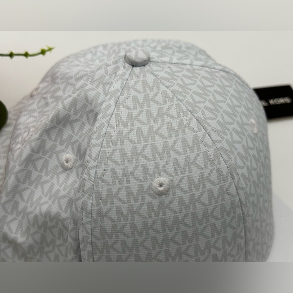 Michael Kors Men's Baseball Hat OS White MK SIG SPORT Performance - Picture 10 of 12